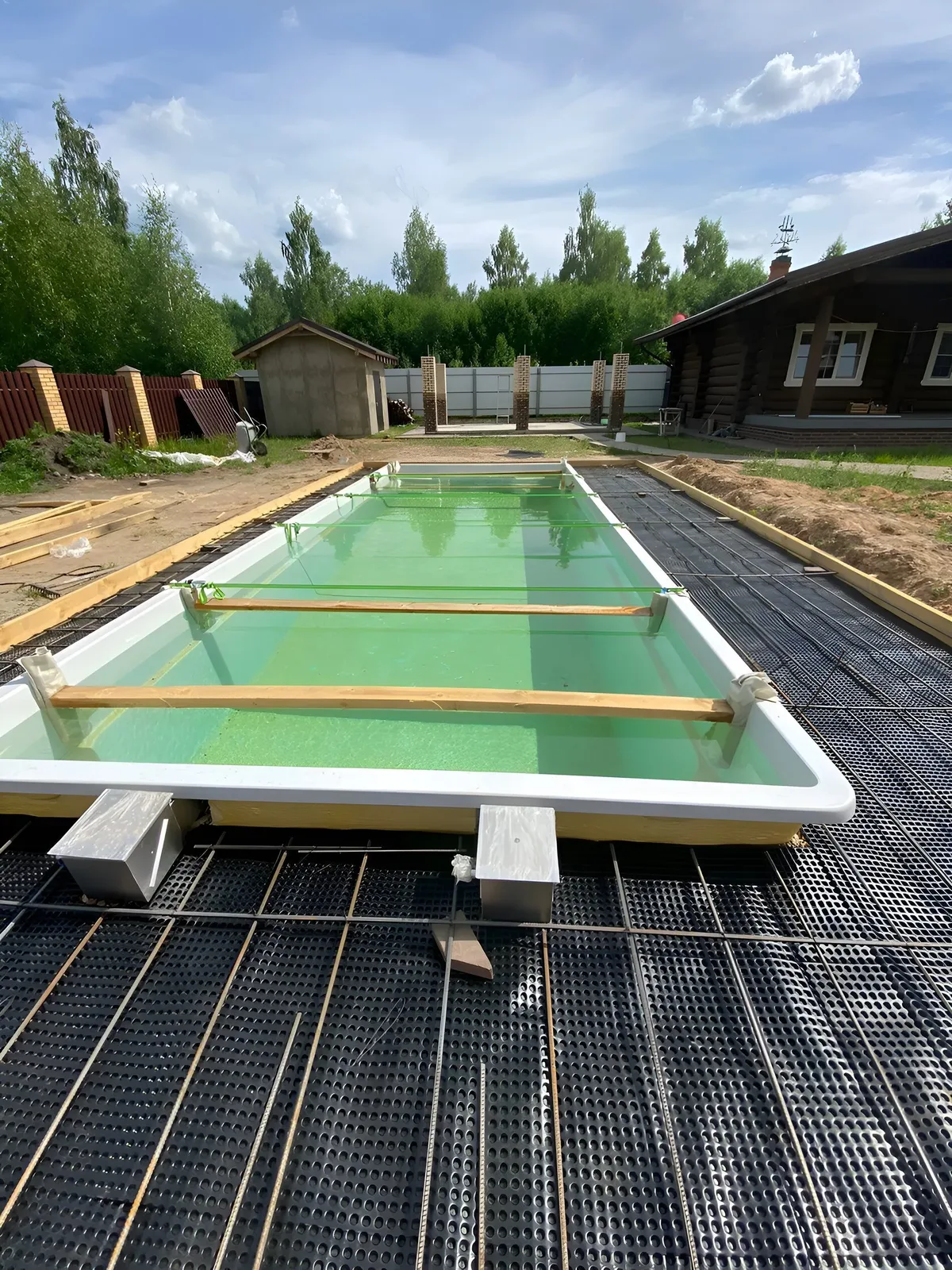 Laguna 9 — вечернее освещение в Екатеринбурге